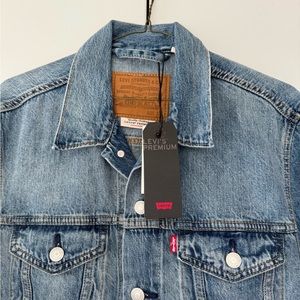 Classic Levi’s Men’s Denim Trucker Jacket - New With Tags - Size Small